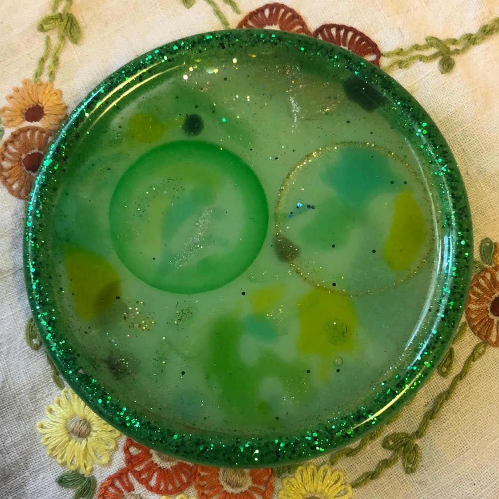 Handmade resin scraps tray